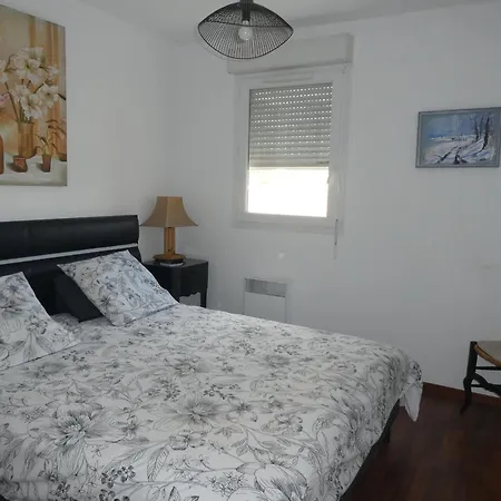 Apartment Ajaccio Sanguinaires T3 Proche Trottel Et 150m De La Mer, Belle *